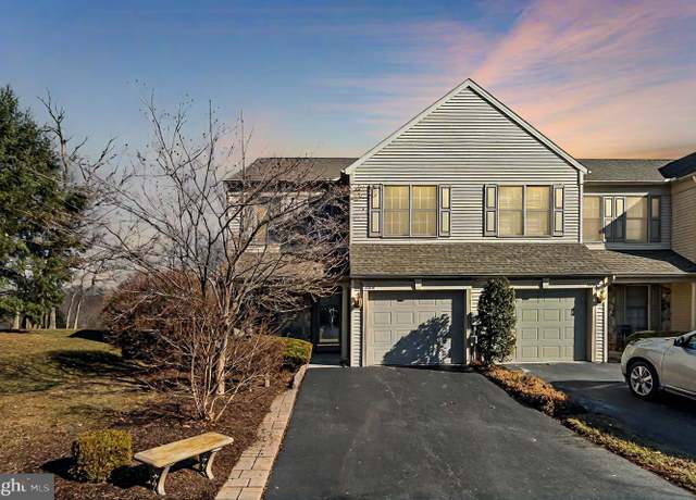 Property at 1008 Havenwood Ct, Mechanicsburg, PA 17050, 2 beds, 2.5 baths