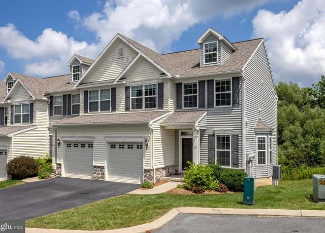 Property at 135 Kestrel Ln, Boalsburg, PA 16827, 3 beds, 3.5 baths