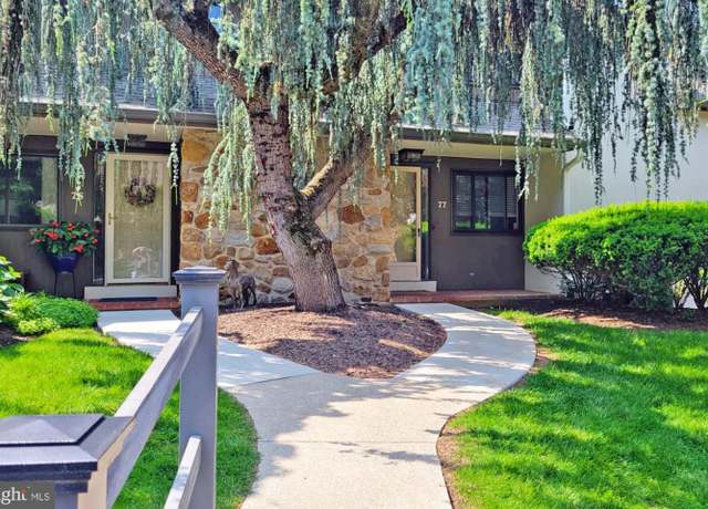 Property at 77 Oak Knoll Dr #77, Berwyn, PA 19312, 3 beds, 2.5 baths