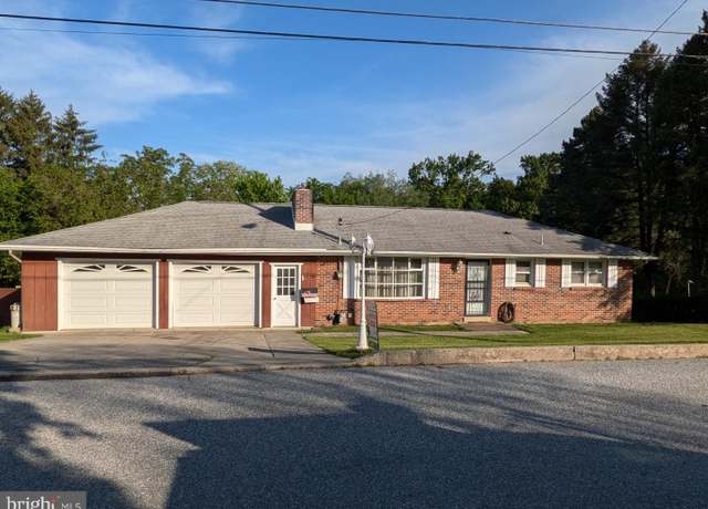 Property at 671 Woodview St, Steelton, PA 17113, 3 beds, 2 baths
