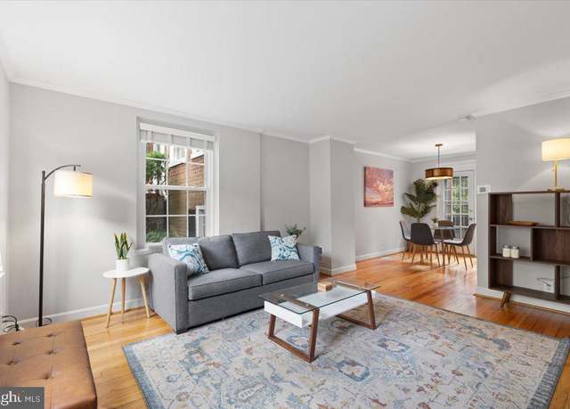 Property at 4825 27th Rd S, Arlington, VA 22206, 2 beds, 2 baths