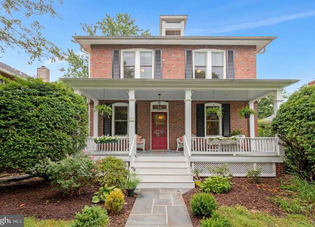 Property at 17 Cedar St, Alexandria, VA 22301, 4 beds, 2.5 baths