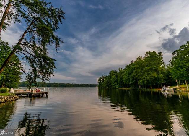 Property at 20 Lake Caroline Dr, Ruther Glen, VA 22546, 5 beds, 2.5 baths