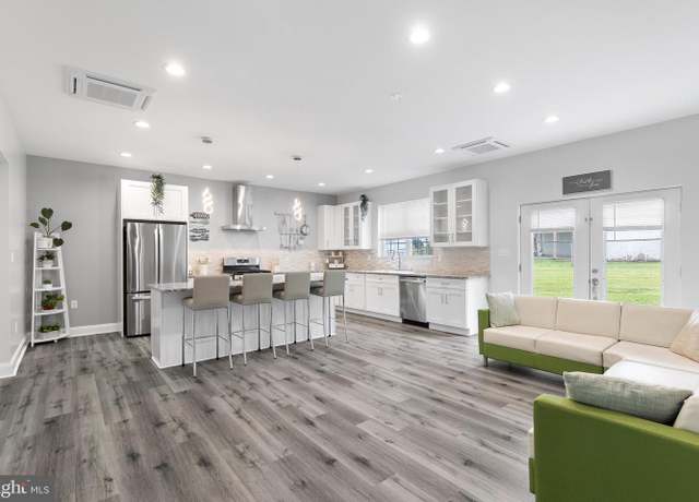 Property at 5814 Larpin Ln, Alexandria, VA 22310, 4 beds, 3 baths