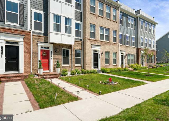 Property at 17303 Turnstone Dr, Dumfries, VA 22026, 3 beds, 4 baths