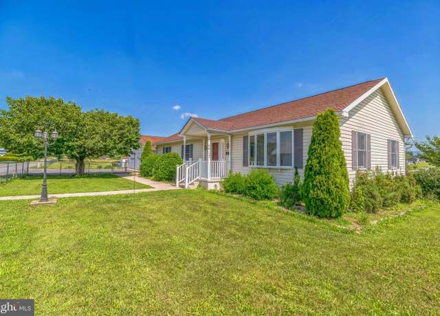 Property at 40 Greenhill Ln, Edinburg, VA 22824, 3 beds, 2 baths