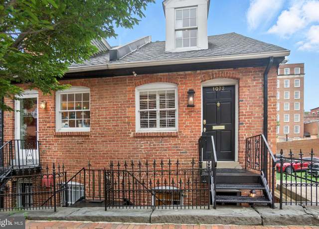 Property at 1072 30th St NW, Washington, DC 20007, 2 beds, 2.5 baths