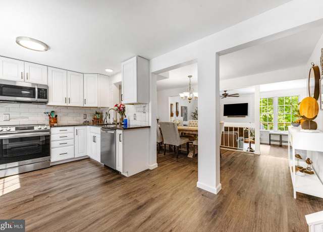 Property at 9023 Deviation Rd, Nottingham, MD 21236, 3 beds, 2.5 baths