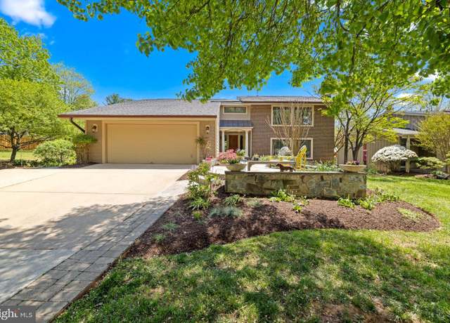 Property at 11125 Broad Green Dr, Potomac, MD 20854, 7 beds, 4.5 baths
