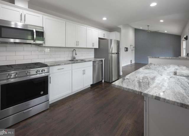 Property at 26 Hemlock Dr, Parlin, NJ 08859, 3 beds, 2 baths