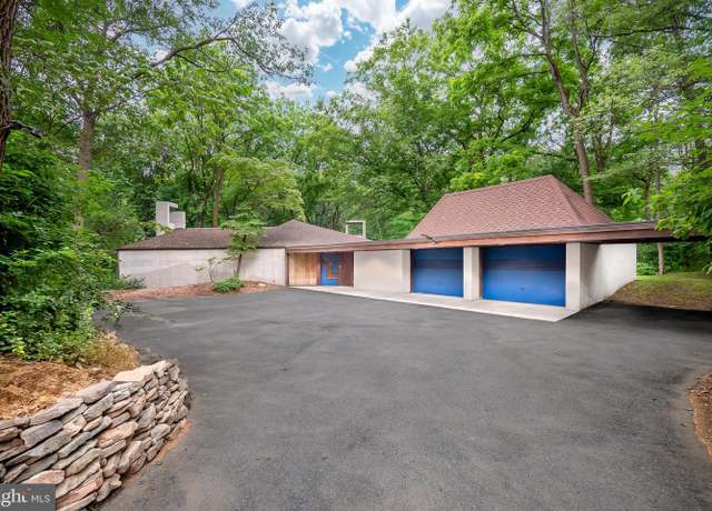 Property at 2300 S Cedar Crest Blvd, Allentown, PA 18103, 3 beds, 3.5 baths