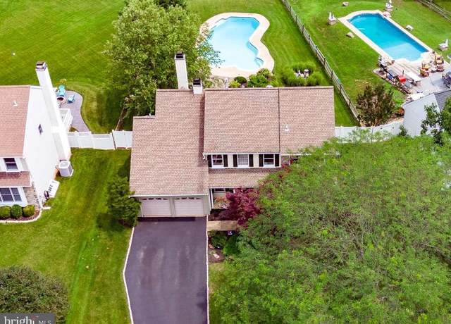 Property at 108 Tamarack Cir, Hatboro, PA 19040, 4 beds, 2.5 baths
