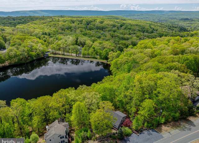 Property at 2171 Lancaster Dr, Bushkill, PA 18324, 4 beds, 3 baths
