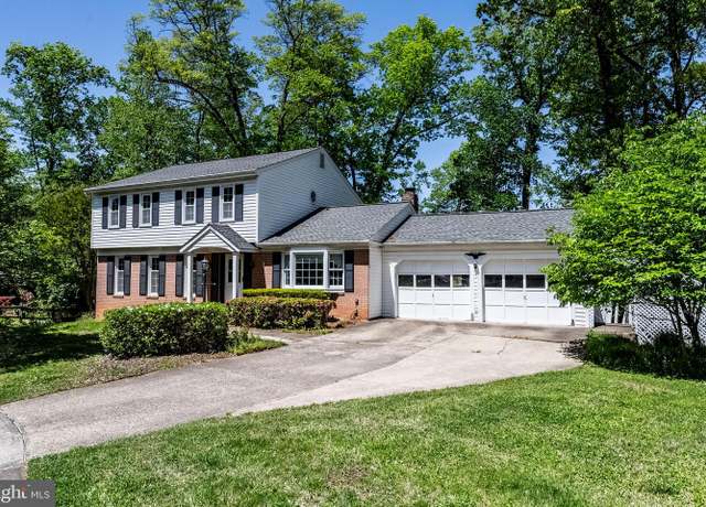 Property at 9802 Clyde Ct, Vienna, VA 22181, 4 beds, 2.5 baths