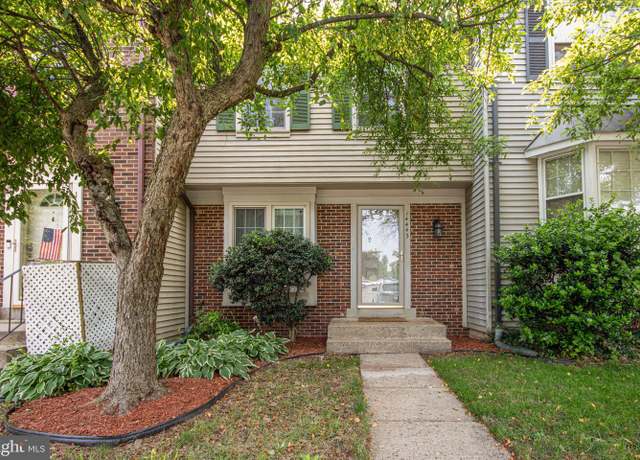 Property at 14445 Salisbury Plain Ct, Centreville, VA 20120, 2 beds, 2.5 baths