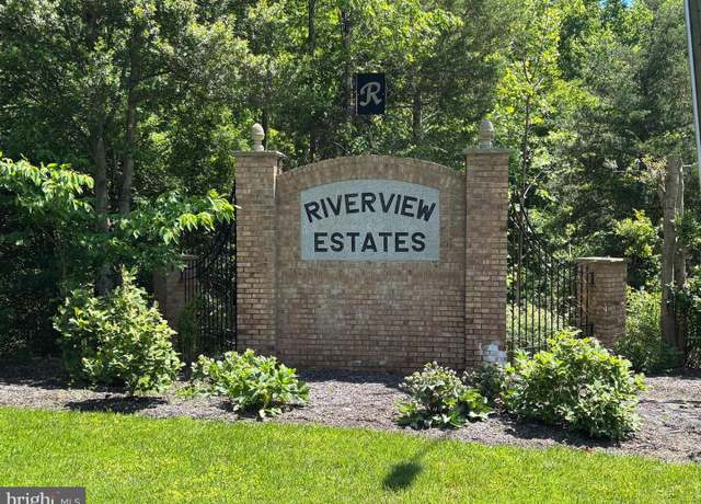 Property at 6112 Hillview Ct, Manassas, VA 20112, 4 beds, 3.5 baths
