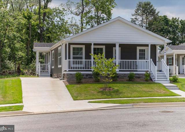 Property at 1361 Connecticut Ave, Hagerstown, MD 21740, 4 beds, 2 baths