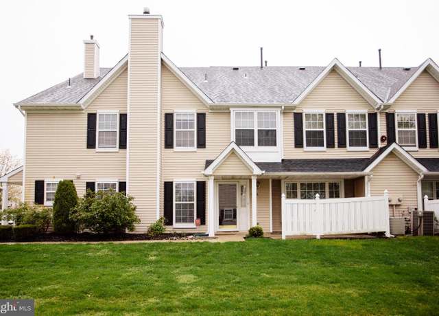 Property at 1506 Saxony Dr, Mount Laurel, NJ 08054, 2 beds, 1.5 baths