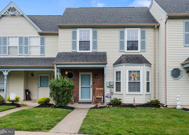 Property at 221 Knoll Dr, Blackwood, NJ 08012, 3 beds, 1.5 baths