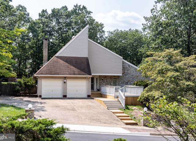 Property at 39 Chippenham Dr, Voorhees, NJ 08043, 4 beds, 3 baths