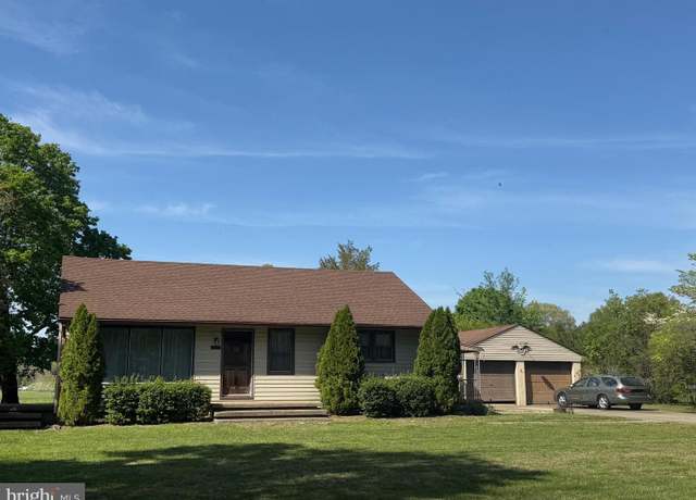 Property at 2917 Victoria Ave, Newfield, NJ 08344, 2 beds, 1 bath