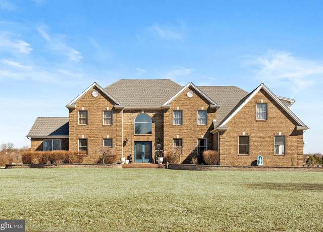 Property at 8 Lauren Ln, Hamilton, NJ 08620, 5 beds, 5 baths