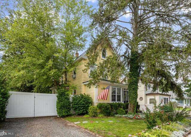Property at 216 Center St, Tuckerton, NJ 08087, 2 beds, 1 bath