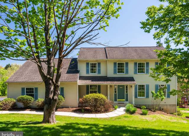 Property at 102 Noble Dr, Downingtown, PA 19335, 5 beds, 3 baths