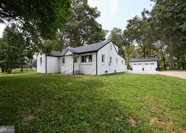 Property at 447 N Jennersville Rd, Cochranville, PA 19330, 5 beds, 3 baths