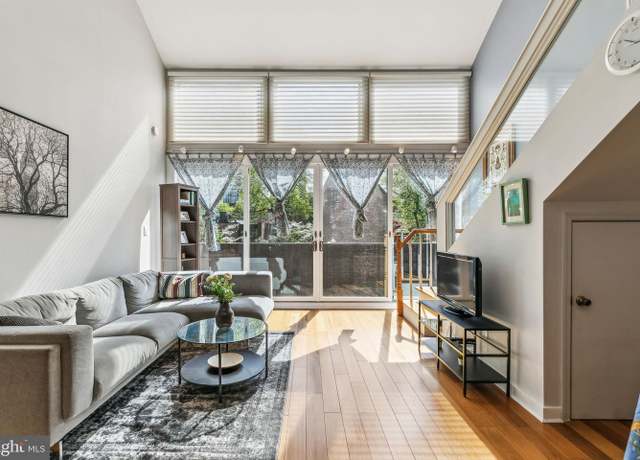 Property at 267 S 4th St Unit B, Philadelphia, PA 19106, 2 beds, 2 baths