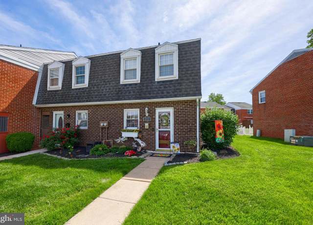 Property at 713 Hardwick Pl, York, PA 17404, 3 beds, 1 bath