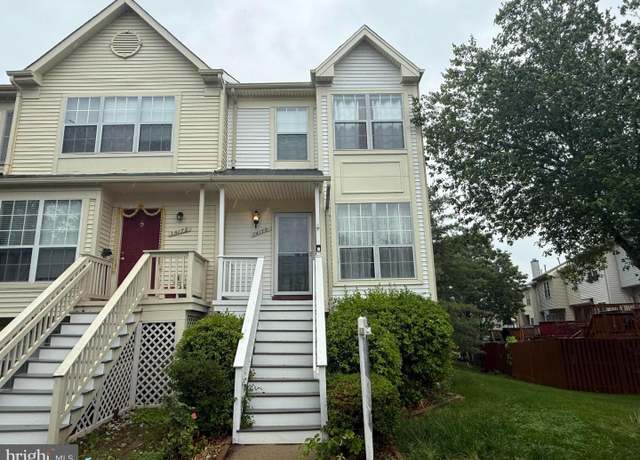Property at 14170 Autumn Cir, Centreville, VA 20121, 3 beds, 3.5 baths