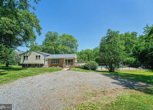 Property at 38308 Long Ln, Lovettsville, VA 20180, 3 beds, 3 baths