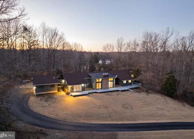 Property at 20 Cessna Ln, Fredericksburg, VA 22405, 7 beds, 7 baths