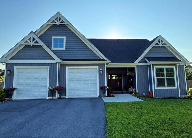 Property at 111 Moonstone Dr, Kearneysville, WV 25430, 3 beds, 2 baths