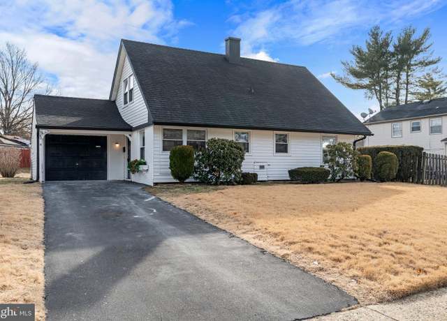 Property at 42 Millstone Ln, Willingboro, NJ 08046, 5 beds, 2 baths