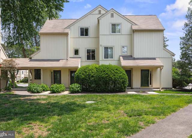 Property at 321 Woodlake Dr, Marlton, NJ 08053, 2 beds, 2 baths