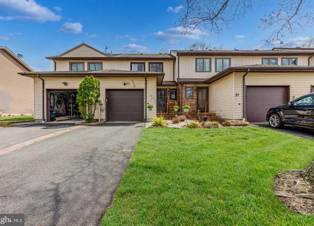 Property at 35 Manchester Rd, Flemington, NJ 08822, 2 beds, 2.5 baths