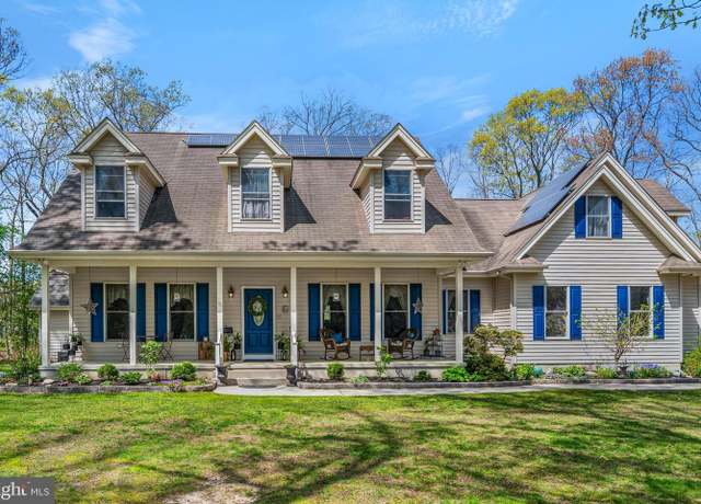 Property at 35 Oak Ave, Elmer, NJ 08318, 5 beds, 3.5 baths
