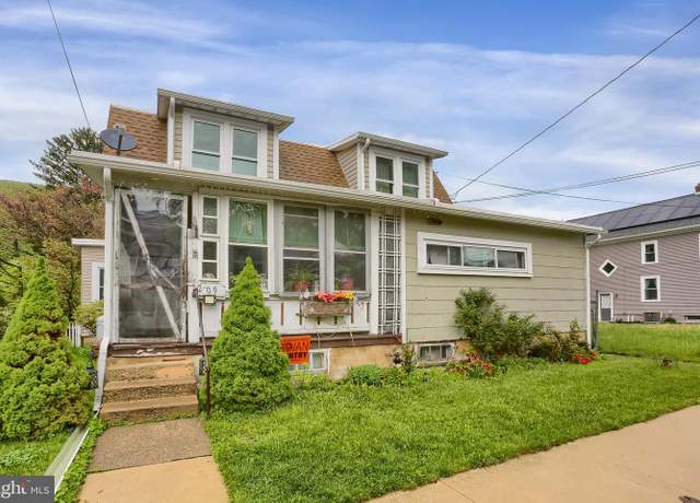 Property at 209 North St, Lykens, PA 17048, 3 beds, 2 baths