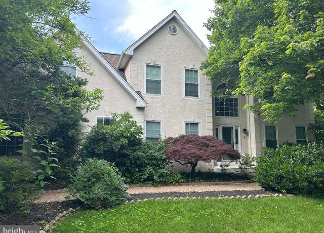 Property at 1 Huntsman Dr, Garnet Valley, PA 19060, 4 beds, 2.5 baths