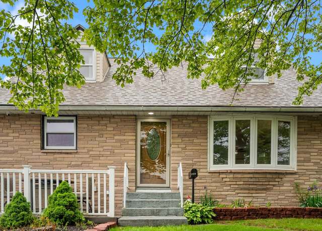Property at 487 Clearview St, Pottstown, PA 19464, 4 beds, 1.5 baths