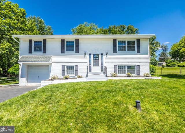 Property at 4061 Center Ave, Lafayette Hill, PA 19444, 4 beds, 2.5 baths