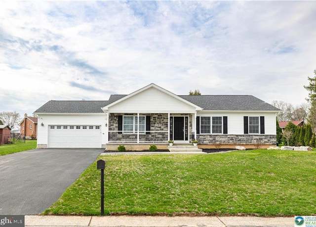 Property at 47 Jolan Dr, Allentown, PA 18109, 3 beds, 2 baths