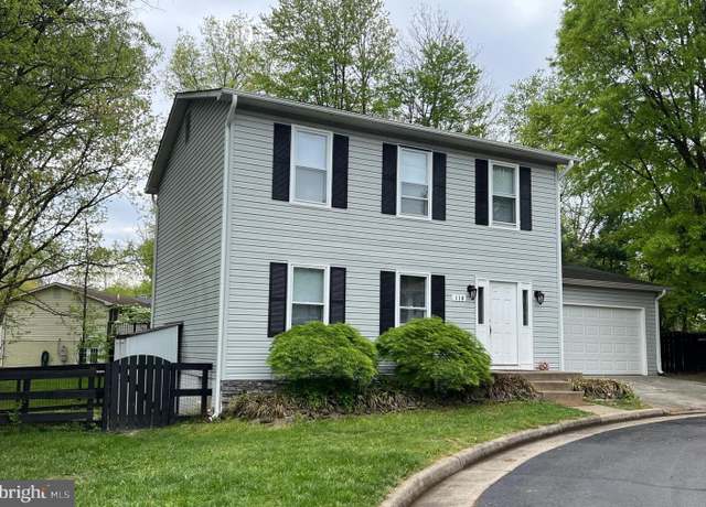Property at 110 Oak View Dr SE, Leesburg, VA 20175, 4 beds, 3.5 baths