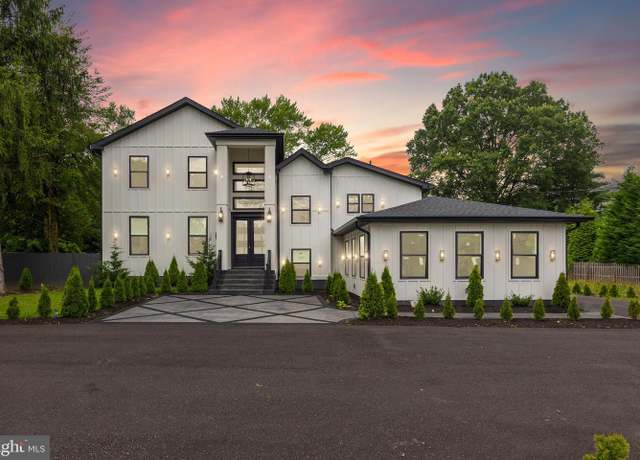 Property at 4329 Bridgeboro Rd, Moorestown, NJ 08057, 6 beds, 4.5 baths