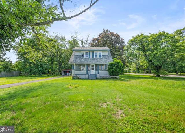 Property at 668 S Spring Rd, Vineland, NJ 08361, 3 beds, 1 bath