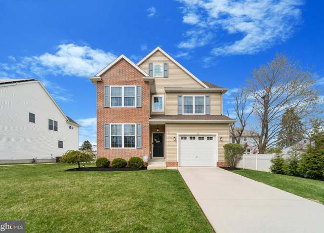 Property at 103 Presidential Dr, Berlin, NJ 08009, 4 beds, 3 baths