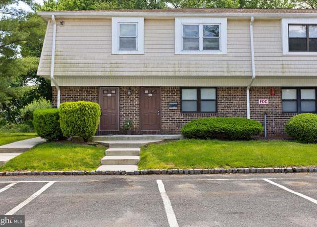 Property at 615 Silver Ct, Hamilton, NJ 08690, 2 beds, 1.5 baths