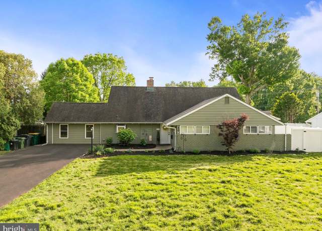 Property at 30 Roving Rd, Levittown, PA 19056, 6 beds, 3 baths